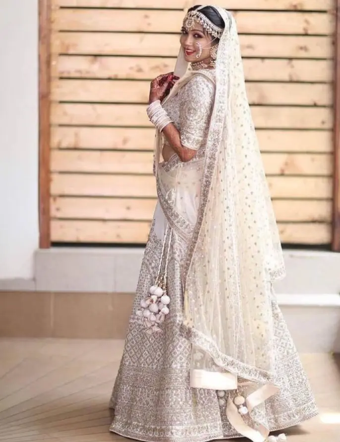 white bridal dress for pakistani
